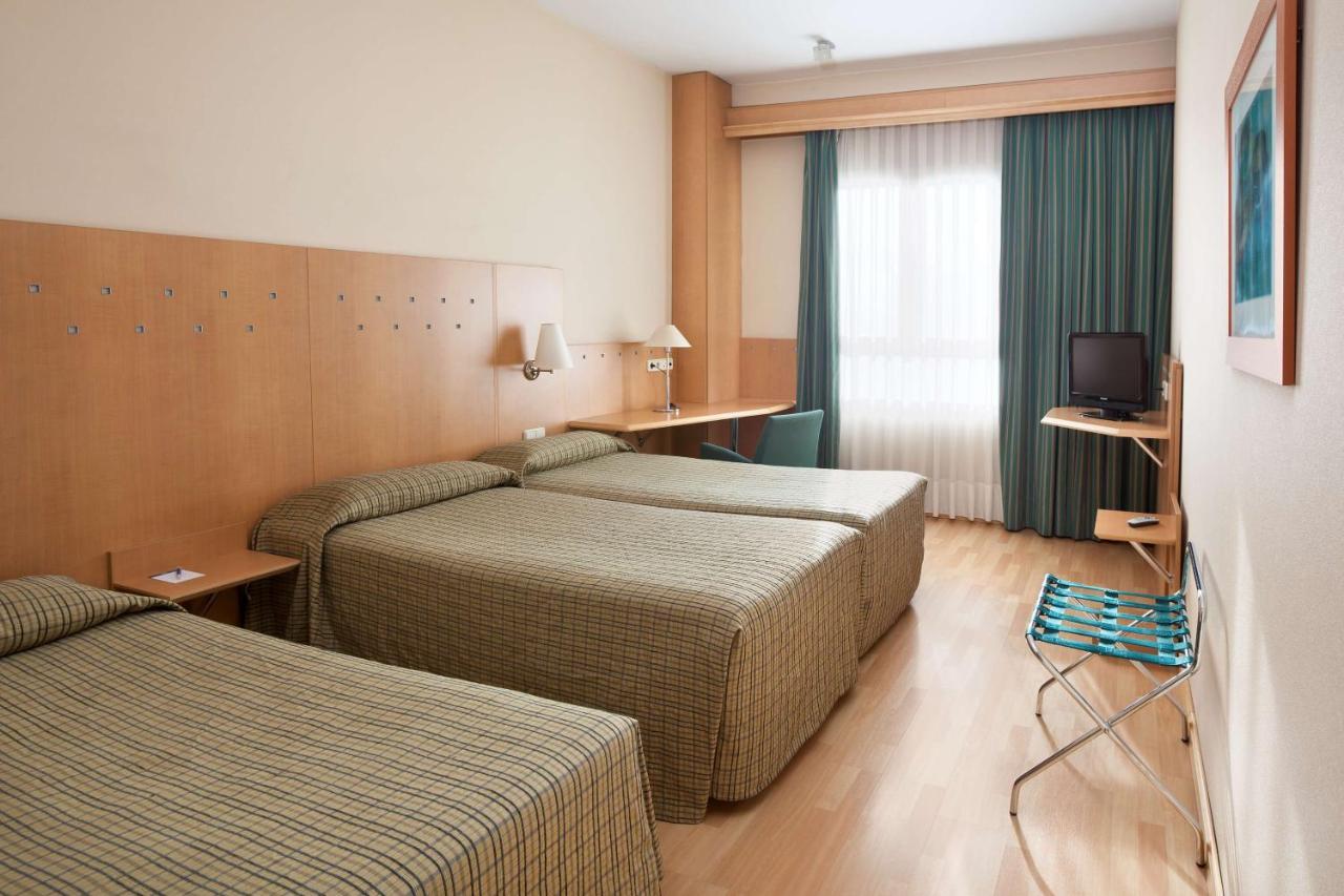 เอ็นเอช เลกาเนส Hotel ภายนอก รูปภาพ