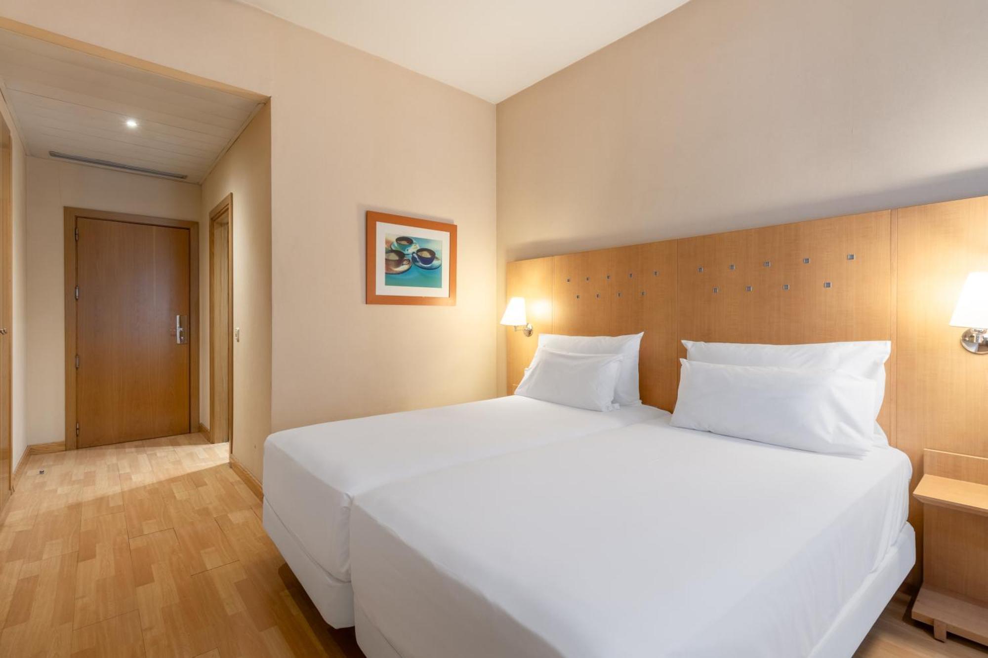 เอ็นเอช เลกาเนส Hotel ภายนอก รูปภาพ