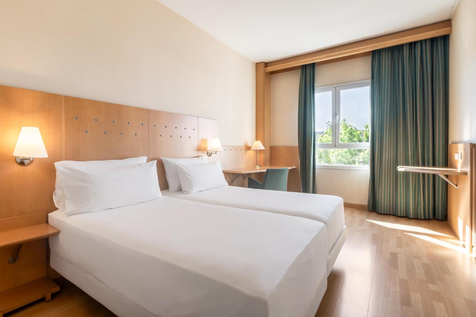 เอ็นเอช เลกาเนส Hotel ภายนอก รูปภาพ