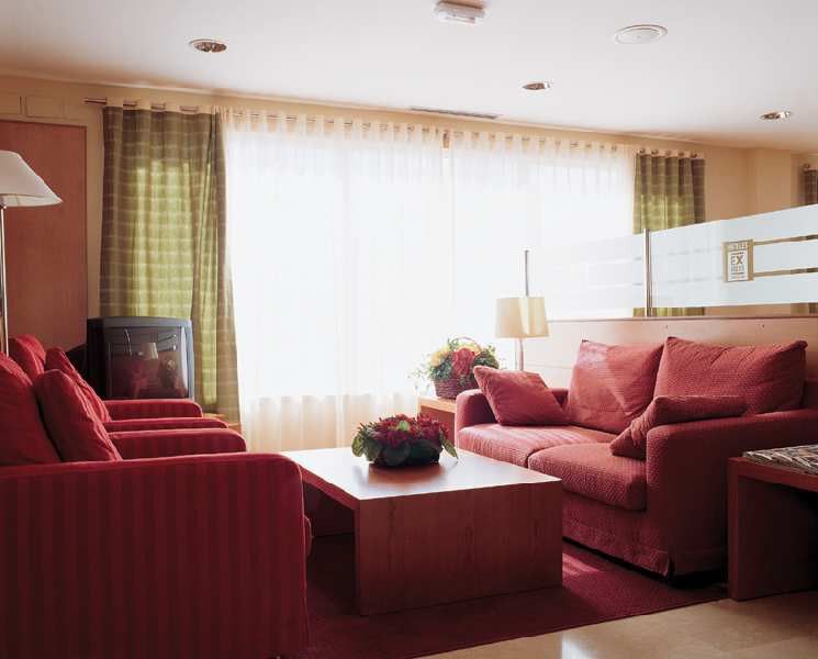 เอ็นเอช เลกาเนส Hotel ภายนอก รูปภาพ